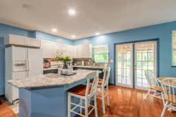Quiet, Shady Retreat near everything in NSB