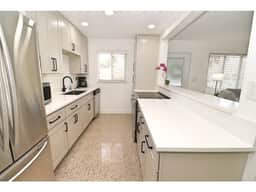 Pet Friendly, Gorgeous Remodelled House in NSB!