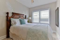 Cozy 1BR • Heated Pool • Walk to Beach & Flagler