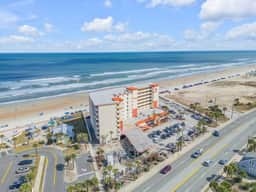 Beachfront Bliss in the Heart of Daytona!