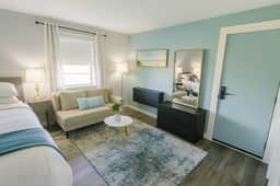 1915 Beach Club - Palms Suite 6