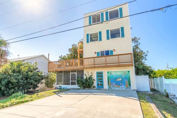 Ocean Views, Two Decks, Only steps from the Beach!