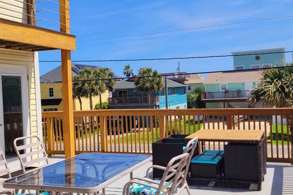 Ocean Views, Two Decks, Only steps from the Beach!
