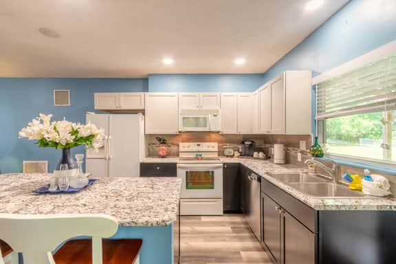 Quiet, Shady Retreat near everything in NSB