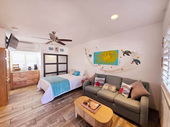 Amazing Location! Steps to the Beach & Flagler Ave