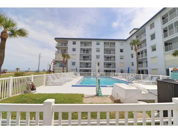 Gorgeous Corner Beach Condo!