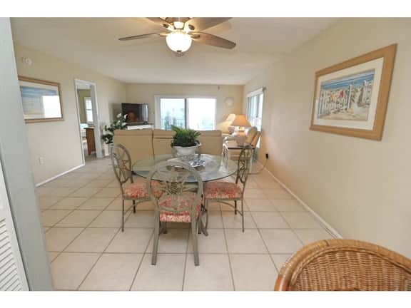 Gorgeous Corner Beach Condo!
