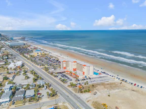 Beachfront Bliss in the Heart of Daytona!