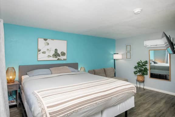 Pet-Friendly King Suite w/ Sofa Bed Near Beach!