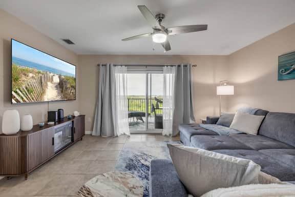 Newly remodeled and furnished Resort Condo in NSB!