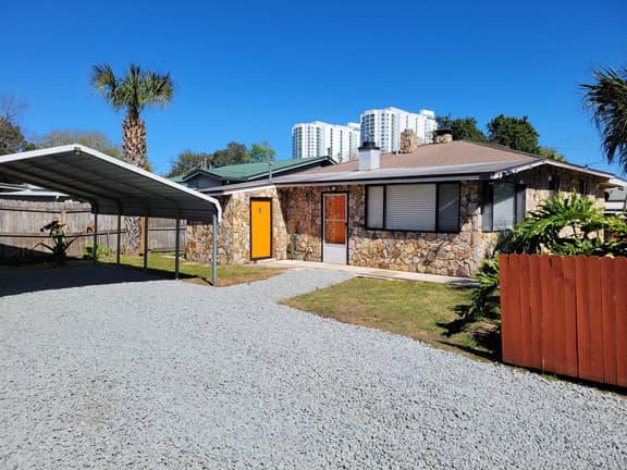 Cozy Daytona Beach Home • Fenced Yard • Pets OK