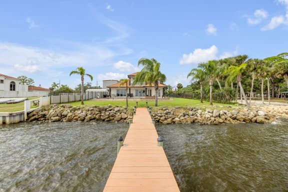 Luxury Waterfront Estate - Incredible Rocket Views