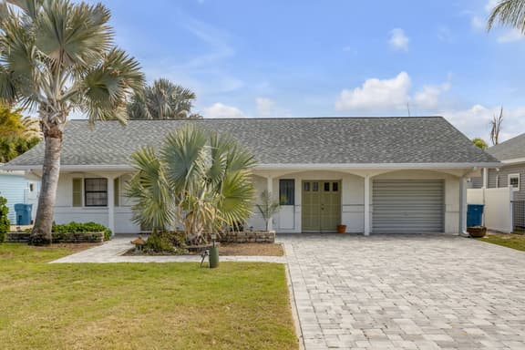 Beachside Home w/ Private Patio Retreat