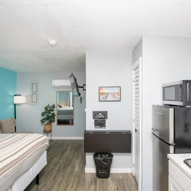 Pet-Friendly King Suite w/ Sofa Bed Near Beach!
